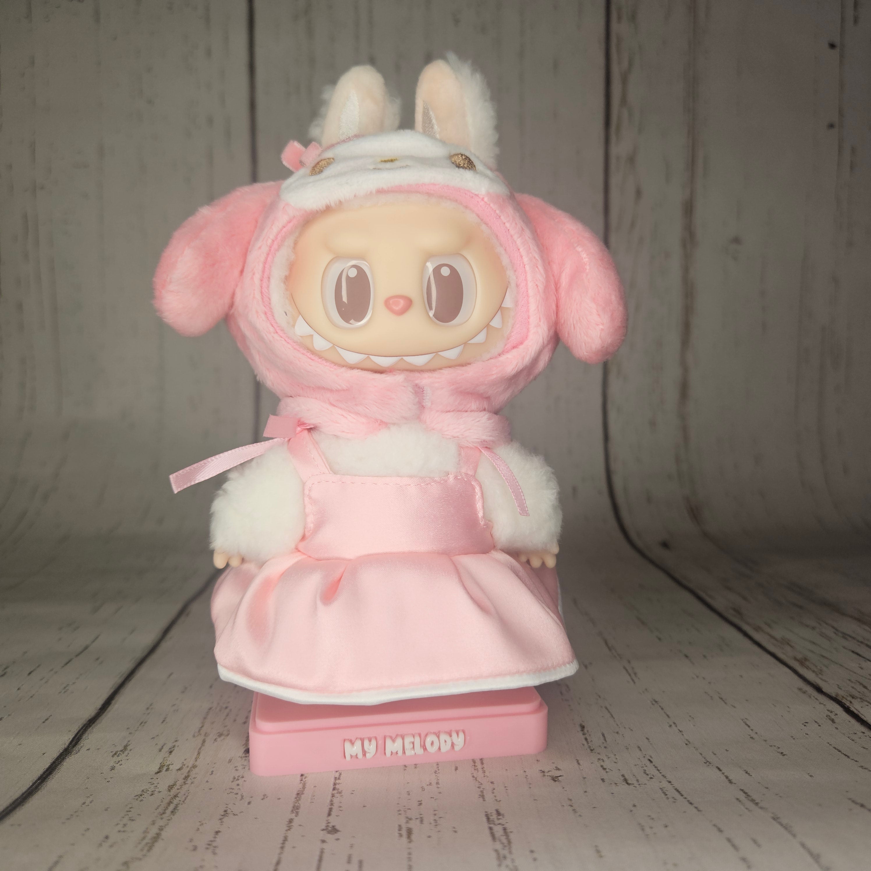Sanrio x Labubu Stands