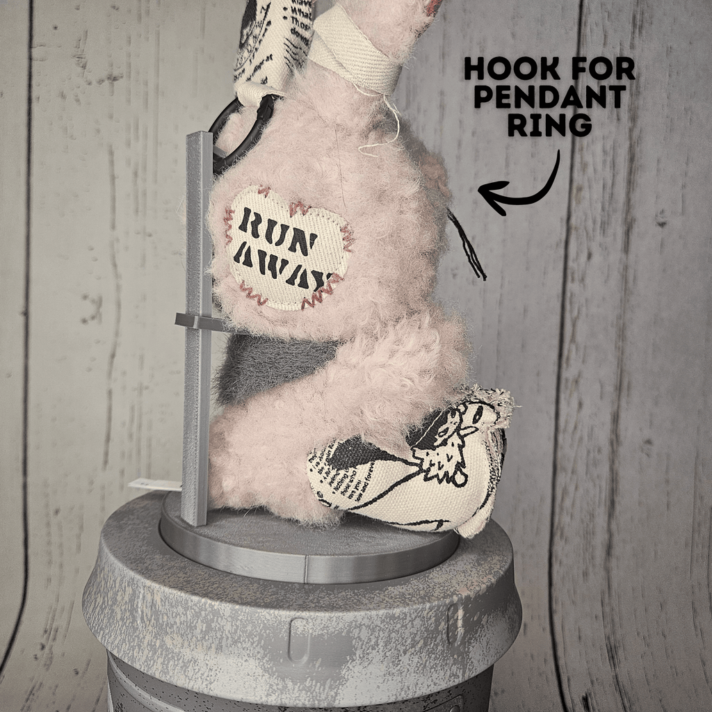 Hirono Little Hare Stands